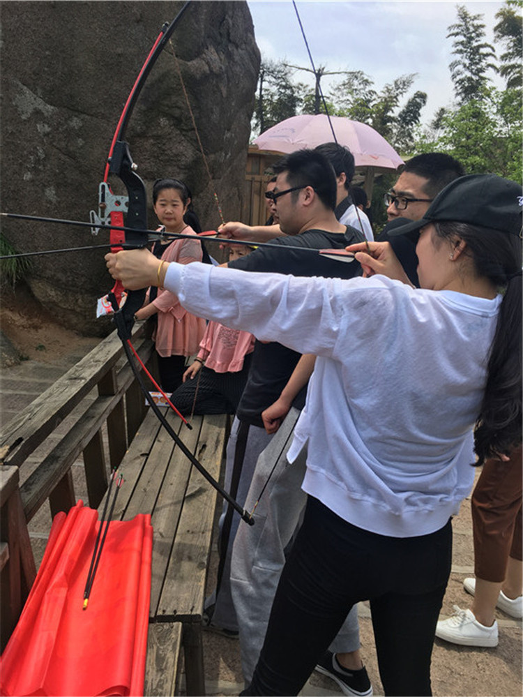 天思裝飾巨石山兩日游之登山游覽巨石山